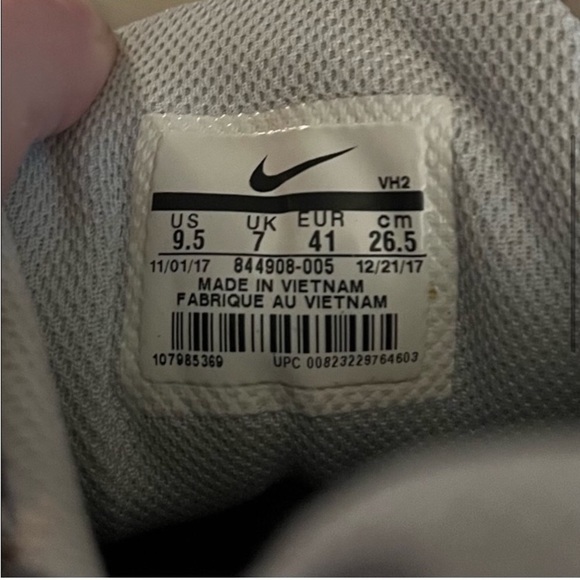 Nike Tanjun Womens 9.5 Size Sneakers - Picture 7 of 7